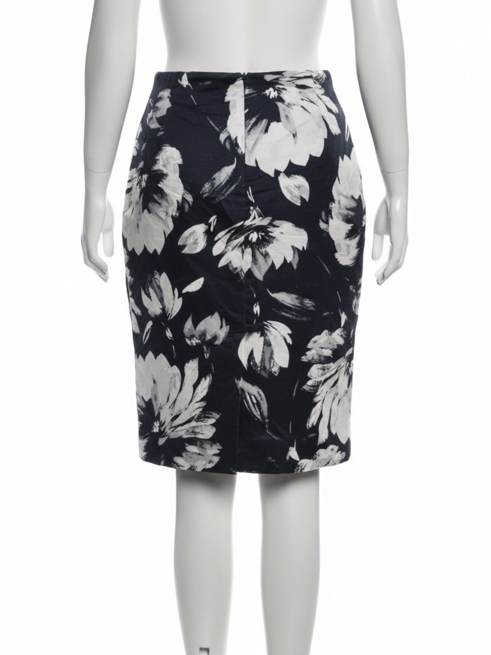 The Limited Black White Floral Pencil Skirt Size 8 Side Zip Workwear EUC - Picture 3 of 9